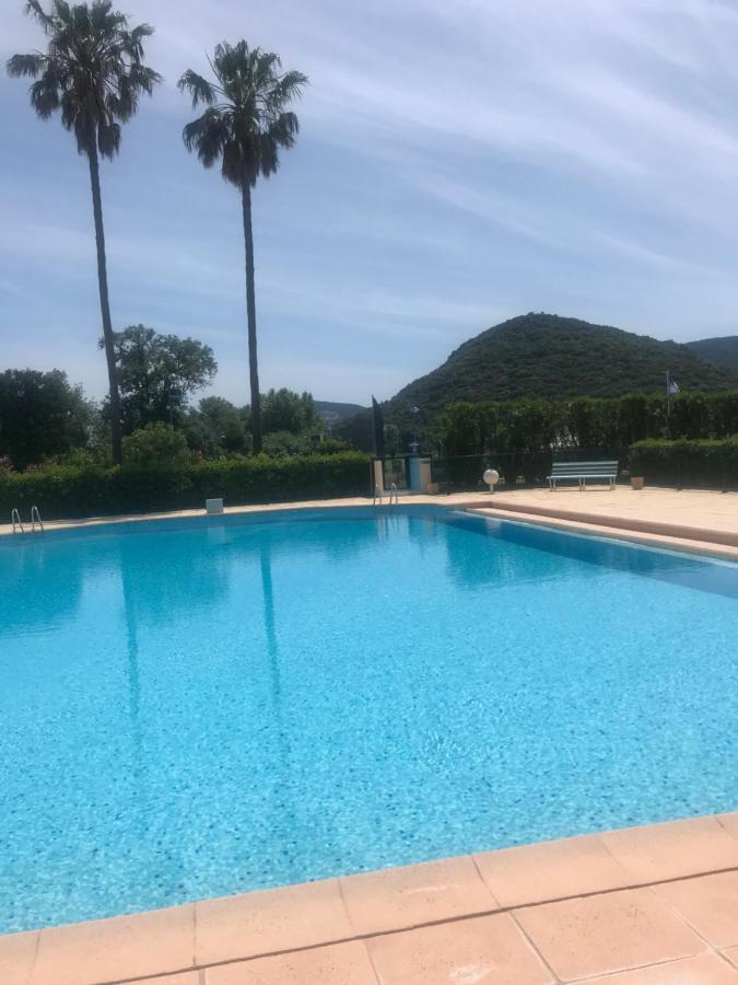 Idéal Couple, Magnifique 2 Pièces Piscine Appartement *